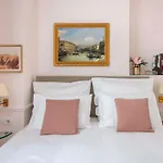 Le Beau Marais - Luxury Apartments, Air Cond, Lift