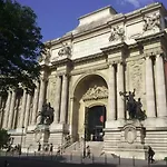 26 Montaigne/Place De L\'Alma : Beautiful Apartment 4P