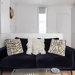 Charming Parisian Apartment Next To The Eiffel Tower