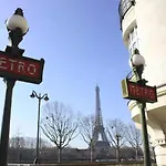 26 Montaigne/Place De L\'Alma : Beautiful Apartment 4P