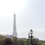 Eiffel Tower Royal Apartment