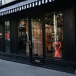 Le Marais Typical
