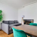 Luxurious 1 Bedroom Notre Dame De Paris Monge Free Netflix