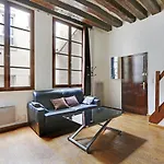 Pick A Flat\'S Apartment In Hotel De Ville - Rue De La Verrerie
