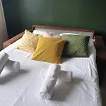Apparemment Chaleureux Au 16 Eme Arrondissement De Paris A 10 Min Dz La Tour Eiffel