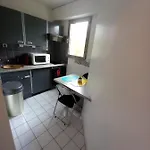 Apparemment Chaleureux Au 16 Eme Arrondissement De Paris A 10 Min Dz La Tour Eiffel