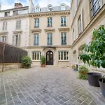 Beautiful Studio - Champs Elysees