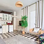 Luxurious 2 Bedrooms Louvre Moulins Free Netflix