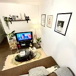 Charming Flat Near Champs Elysees City Center
