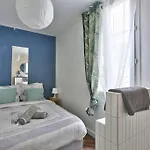 Superb 1Br Flat With Balcony 2Min From The Metro Station