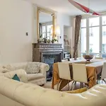 Arc De Triomphe - Luxury With A Sense Of Home