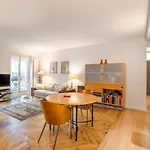 Veeve - Pompidou Hideaway