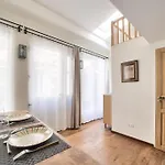 Superbe Maisonnette Neuve Au Coeur De Paris