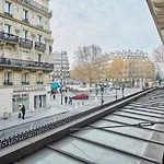 Apartment Notre Dame De Paris By Studio Prestige