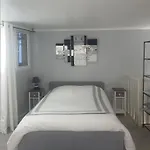 Beau Studio Meuble 2Min Du Moulin Rouge