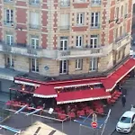 Charmant Studio Propre Calme Vue Paris Ascenseur