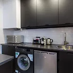 Chic Parisian Apartment Near- Place De La Bastille