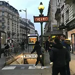 Studio 1000M Tour Effeil