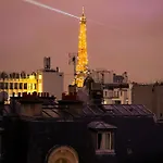 New Eiffel Tower View Studio / Paris Etoile