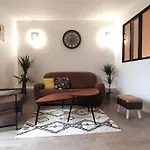 Sweet Apartment Paris Gambetta
