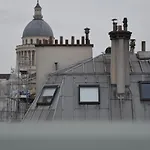 Charmant Studio Propre Calme Vue Paris Ascenseur
