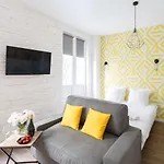 Super Location Meets Charming Studio -Ecole Militaries Champ De Mars - 7Th Arrondisment