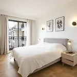 Jolie Appartement Paris Champs Elysee