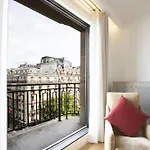 Jolie Appartement Paris Champs Elysee