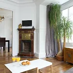 Rue Saint Honore - Louvre City Apartment