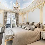 Luxury Apartment Eiffel Tower In Paris