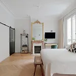 Studio Quartier Champs Elysees 2 Free Netflix