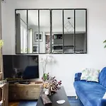 Modern Guy Moquet Citycosy