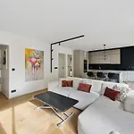Bright Apartment With Balcony For 5 In Paris By Weekome