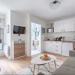 Pleasant Studio In Republique - 2P