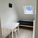 Mini Studio Au Pied De La Tour Eiffel - Completely Refurbished Speed Wifi, Check In 24H, Bed King Size 140X190, No Lift 6Th Floor, Shared Toilets