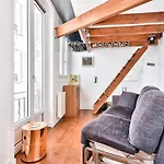 Studio On Mezzanine Floor - Picpusbercy