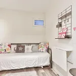Bright 2 Room Apartment In Paris