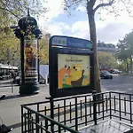 Mini Studio Au Pied De La Tour Eiffel - Completely Refurbished Speed Wifi, Check In 24H, Bed King Size 140X190, No Lift 6Th Floor, Shared Toilets