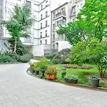 Bright 2 Room Apartment In Paris
