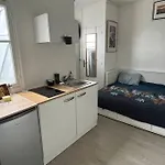 Cozy Room Nearby Champs Elysees