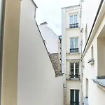 Montmartre - Abbesses City Apartment