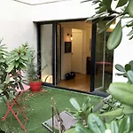 Apartment With Garden Near Montmartre