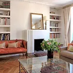 Sophisticated Gem In The Heart Of Paris - 107M2