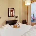 One-Of-A-Kind Spacious Home In Le Marais