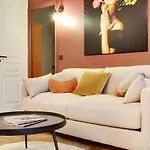 One-Of-A-Kind Spacious Home In Le Marais