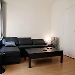 Apartment Near La Villette