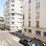 Apartment Near La Villette