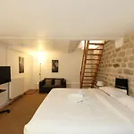 Appartement De Caractere Charmant A Montmartre -6P