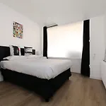 Appartement De Caractere Charmant A Montmartre -6P