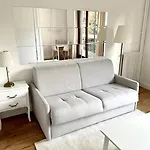 Studio Meuble Et Tres Lumineux